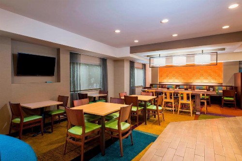 Fairfield Inn and Suites St Petersburg Clearwater - image 3