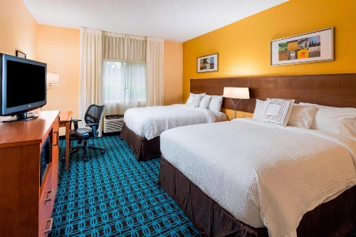 Fairfield Inn and Suites St Petersburg Clearwater - image 4