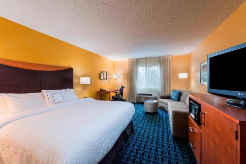 Fairfield Inn and Suites St Petersburg Clearwater - image 6