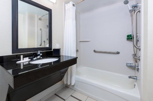 Fairfield Inn and Suites by Marriott Clearwater - image 28