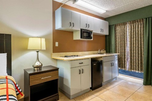 Rodeway Inn Clearwater-Dunedin - image 19