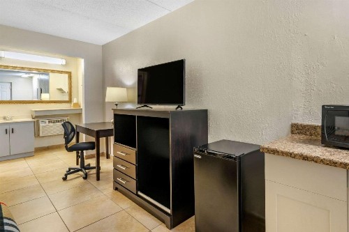 Rodeway Inn Clearwater-Dunedin - image 23