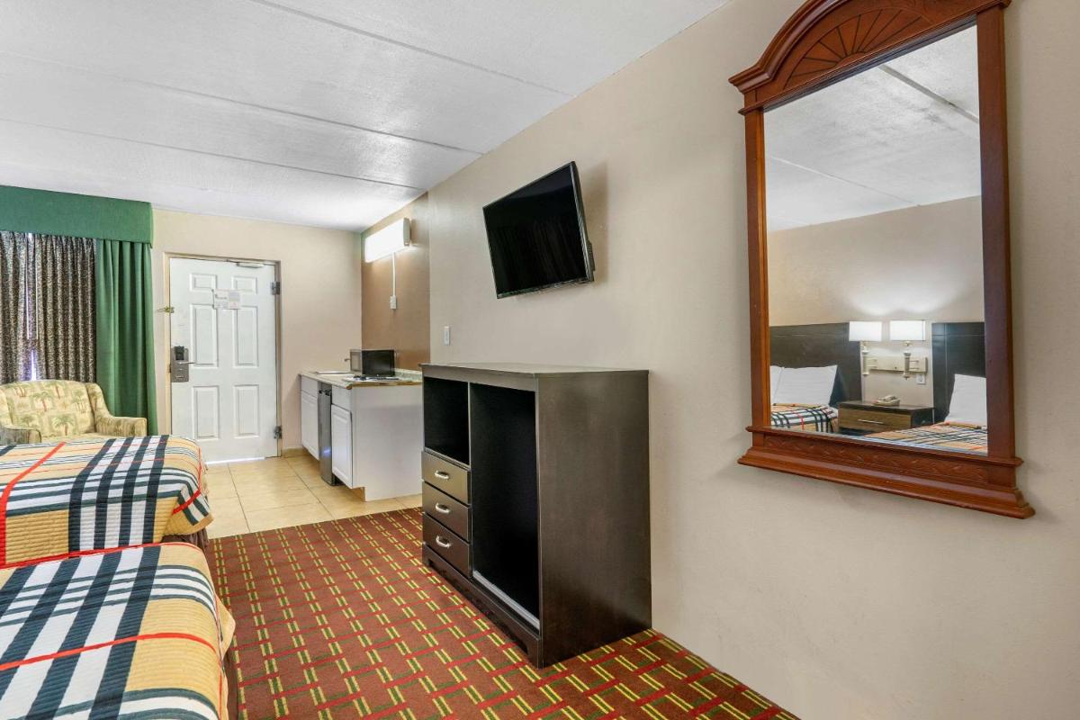 Rodeway Inn Clearwater-Dunedin - image 5