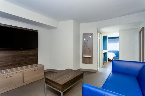 Holiday Inn Express Hotel Clearwater East - ICOT Center an IHG Hotel - image 12