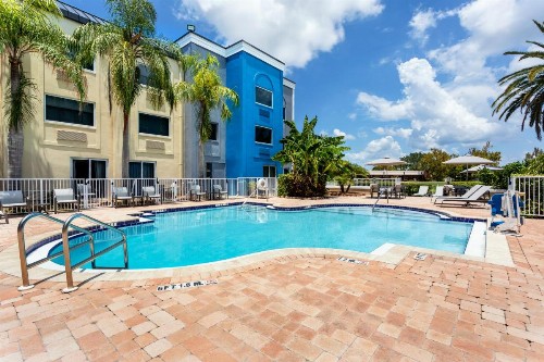 Holiday Inn Express Hotel Clearwater East - ICOT Center an IHG Hotel - image 2