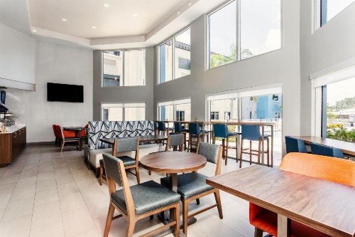 Holiday Inn Express Hotel Clearwater East - ICOT Center an IHG Hotel - image 9