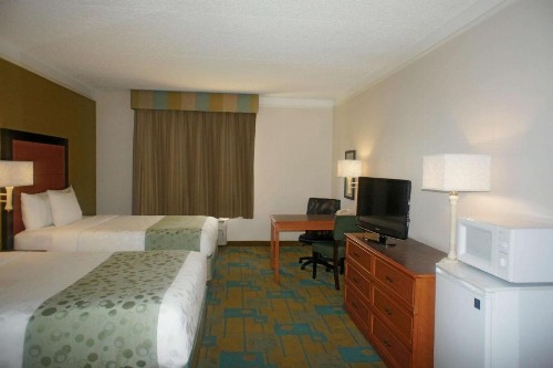 La Quinta by Wyndham St. Pete-Clearwater Airport - image 10