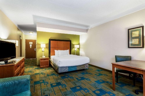 La Quinta by Wyndham St. Pete-Clearwater Airport - image 2