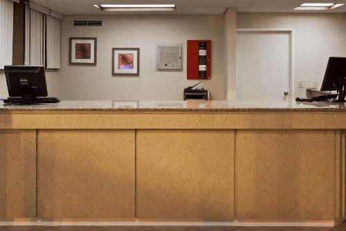 La Quinta by Wyndham St. Pete-Clearwater Airport - image 20