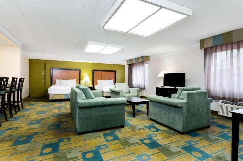 La Quinta by Wyndham St. Pete-Clearwater Airport - image 23