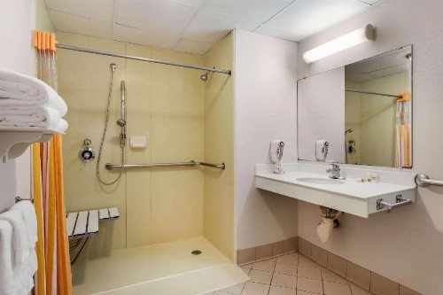 La Quinta by Wyndham St. Pete-Clearwater Airport - image 39
