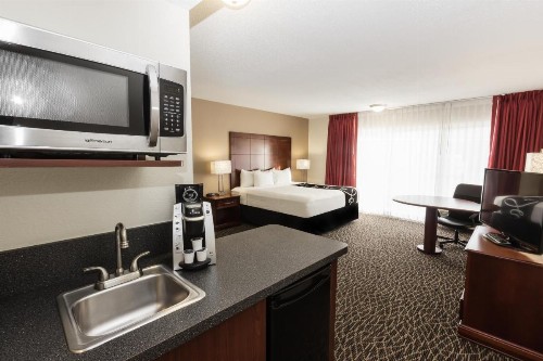 La Quinta by Wyndham Clearwater Central - image 15