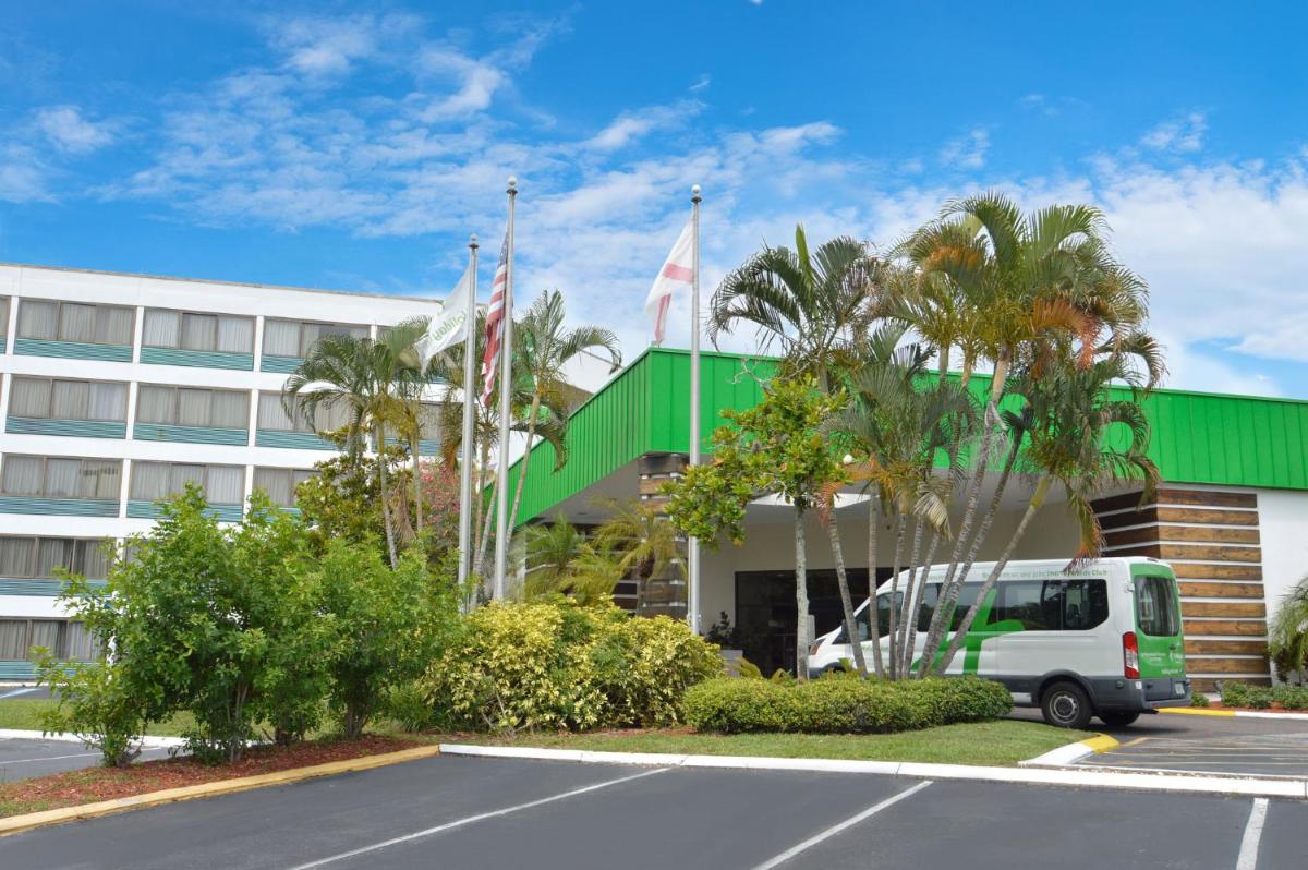 Holiday Inn St. Petersburg N - Clearwater an IHG Hotel - main image