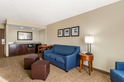 Comfort Inn & Suites Clearwater - St Petersburg Carillon Park - image 35