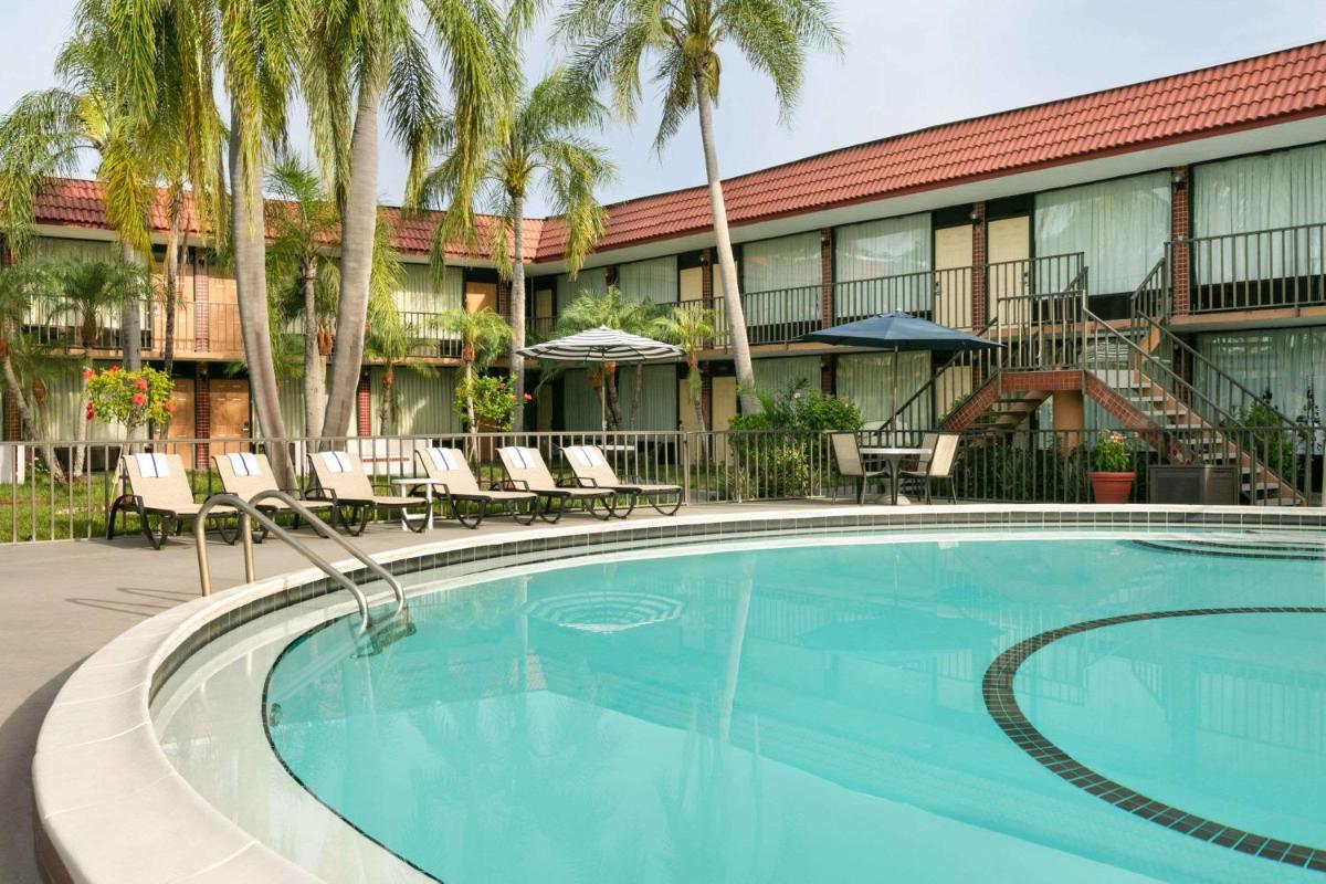 Days Inn by Wyndham Clearwater/Central - main image