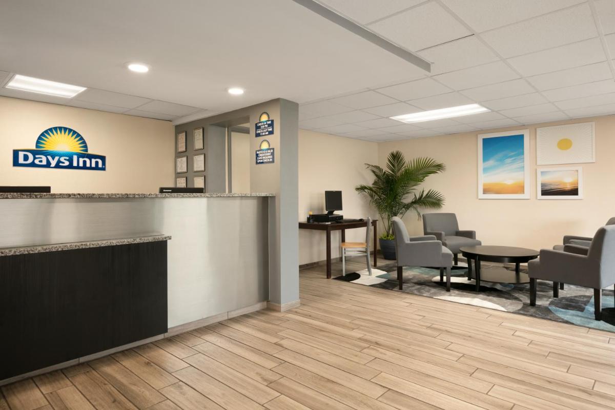 Days Inn by Wyndham Clearwater/Central - image 2