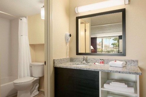 Days Inn by Wyndham Clearwater/Central - image 29