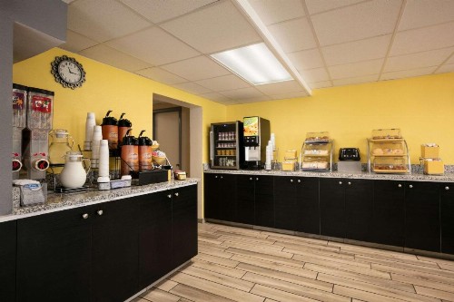 Days Inn by Wyndham Clearwater/Central - image 32