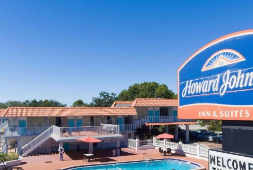 Howard Johnson by Wyndham Clearwater FL - image 10