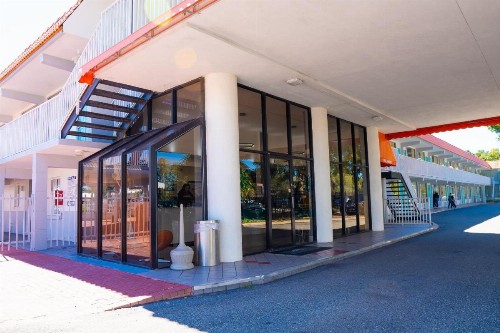 Howard Johnson by Wyndham Clearwater FL - image 16