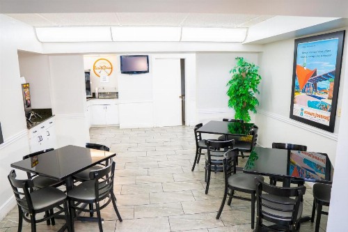 Howard Johnson by Wyndham Clearwater FL - image 21