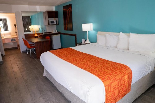 Howard Johnson by Wyndham Clearwater FL - image 27