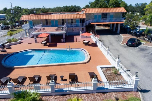 Howard Johnson by Wyndham Clearwater FL - image 36