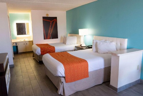 Howard Johnson by Wyndham Clearwater FL - image 4