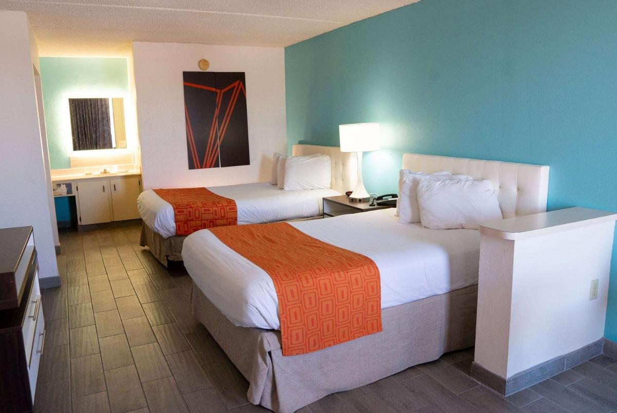 Howard Johnson by Wyndham Clearwater FL - image 4