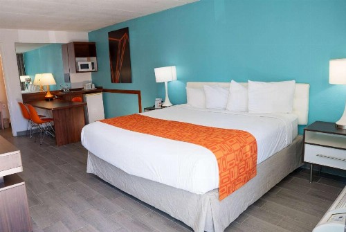 Howard Johnson by Wyndham Clearwater FL - image 6