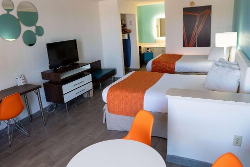 Howard Johnson by Wyndham Clearwater FL - image 7
