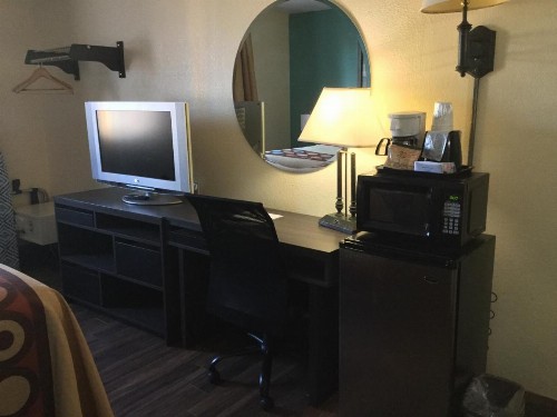 Super 8 by Wyndham Clearwater/St. Petersburg Airport - image 23