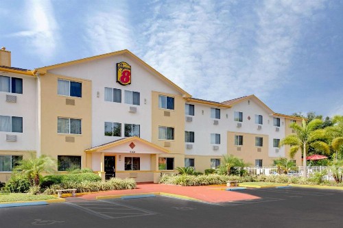 Super 8 by Wyndham Clearwater/St. Petersburg Airport - image 28