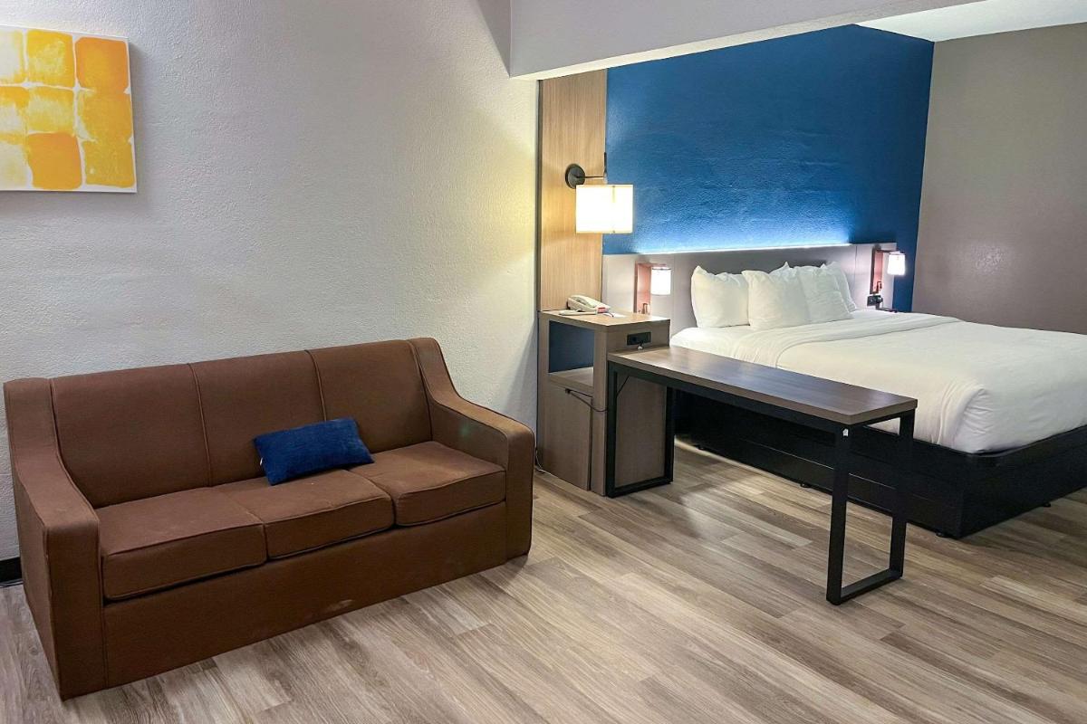 Comfort Suites Clearwater - Dunedin - image 6