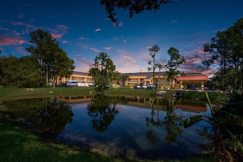 Quality Inn & Suites St. Petersburg – Clearwater Airport Recently Renovated - image 25