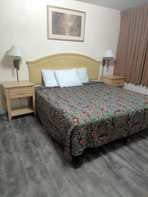 Travelers Inn - Clearwater - image 2