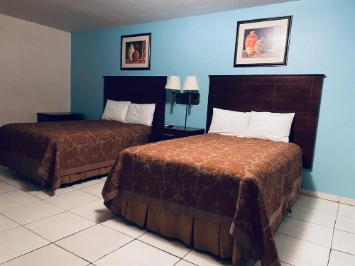 Travelers Inn - Clearwater - image 3