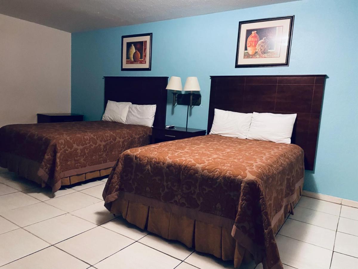 Travelers Inn - Clearwater - image 3