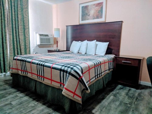 Travelers Inn - Clearwater - image 6