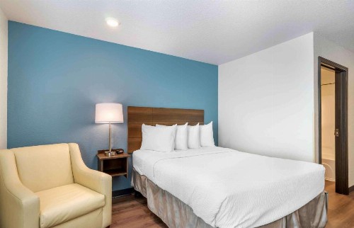 Woodspring Suites Clearwater - image 7