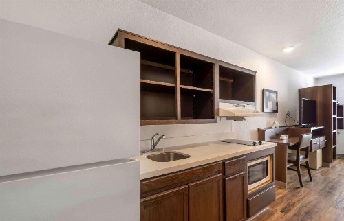Woodspring Suites Clearwater - image 10