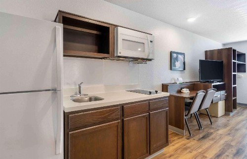 Woodspring Suites Clearwater - image 14