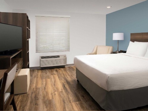 Woodspring Suites Clearwater - image 23