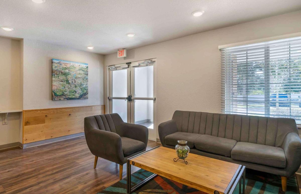 Woodspring Suites Clearwater - image 4