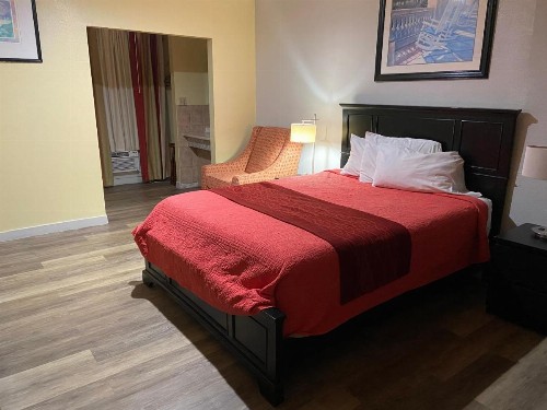 Delux Inn - image 12