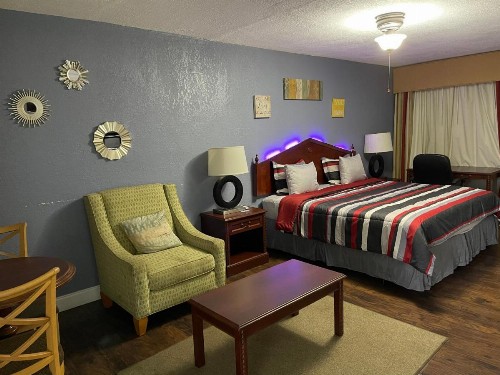 Delux Inn - image 13