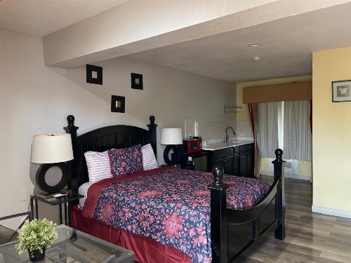 Delux Inn - image 16