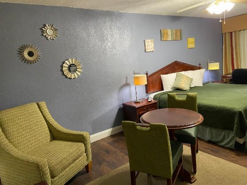 Delux Inn - image 8