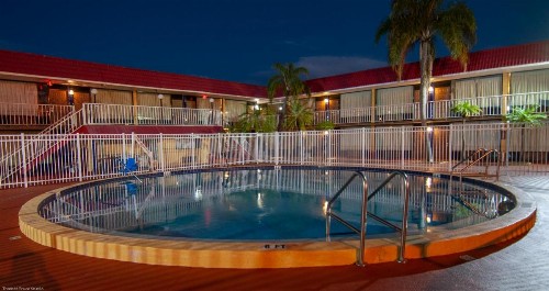 Express Inn & Suites - 5 Miles from St Petersburg Clearwater Airport - image 10