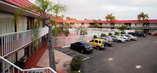 Express Inn & Suites - 5 Miles from St Petersburg Clearwater Airport - image 11